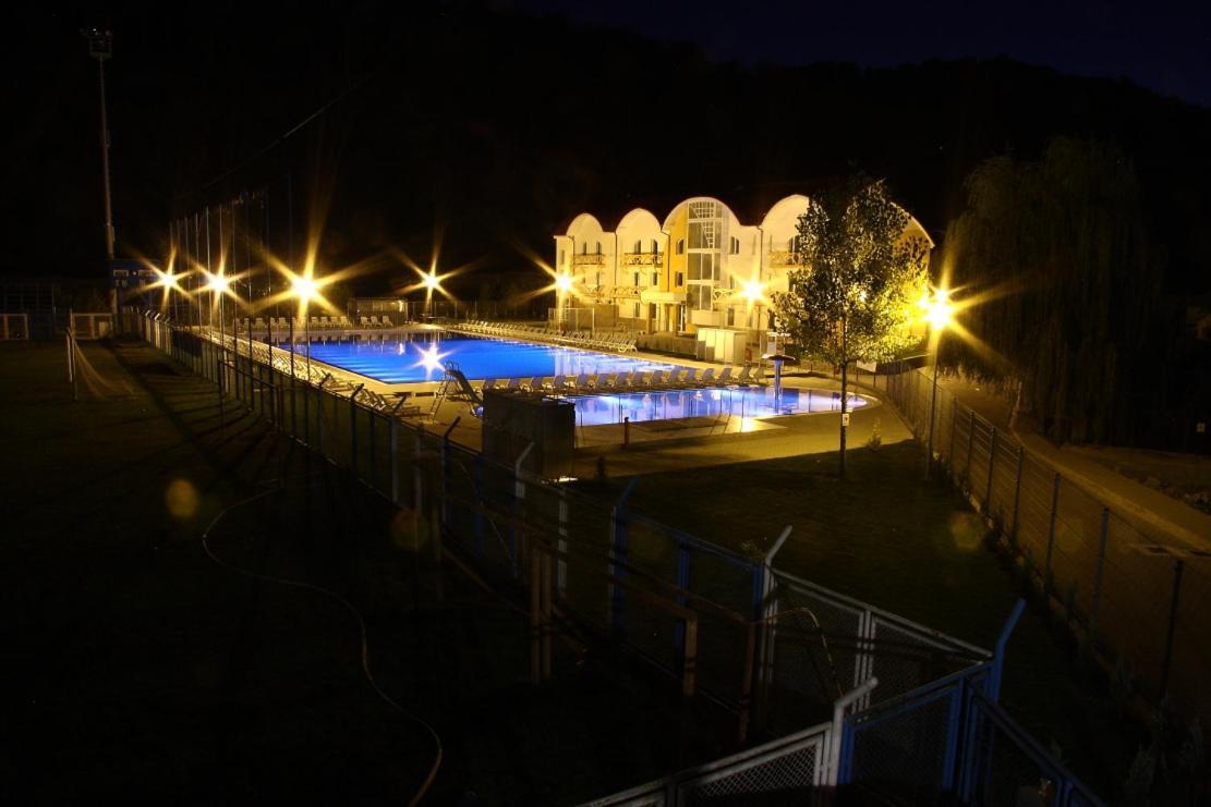 Oras Zlatna Hotel Екстериор снимка