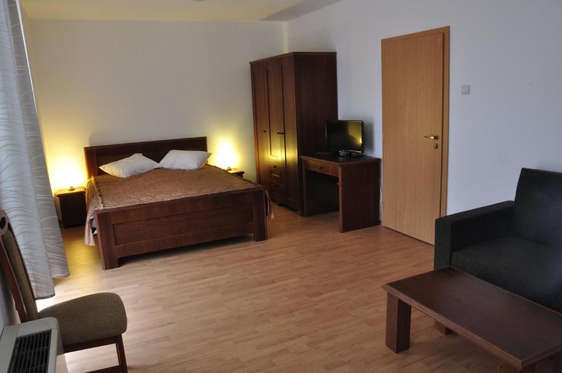 Oras Zlatna Hotel Екстериор снимка